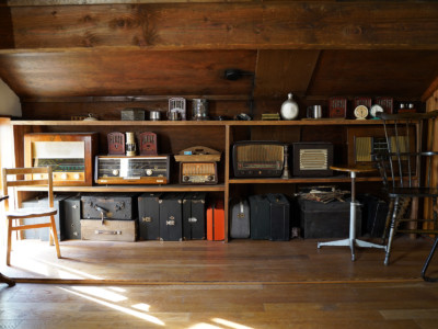 南西側の小窓からも光が入ります(完全遮光も可能)