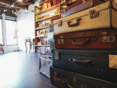 アンティークトランクは数十個在庫ございます
