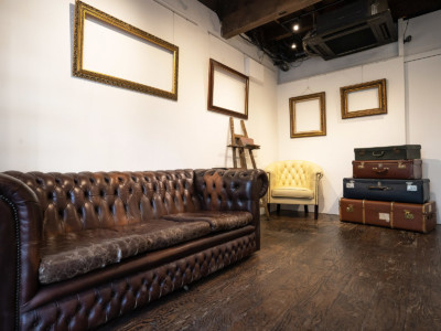 モデル撮影やインタビュー撮影、PV撮影や商品撮影など、数多くのシチュエーションにご利用いただけます