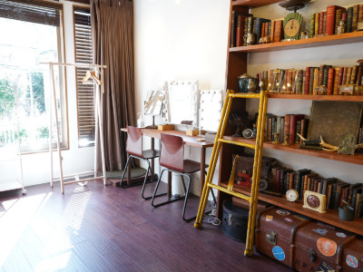 メイクスペース(女優ミラー×2、置き鏡×1、全身鏡×1)